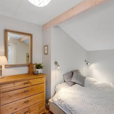 Ovine - 200m From The Sea By Interhome