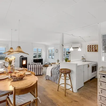 Ovine - 200m From The Sea By Interhome
