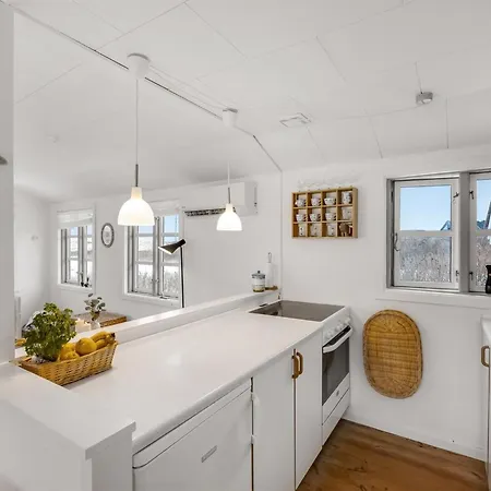 Ovine - 200m From The Sea By Interhome